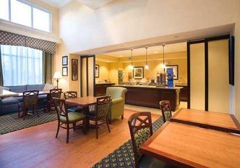 Hampton Inn&Suites Lake Wales Restaurant photo